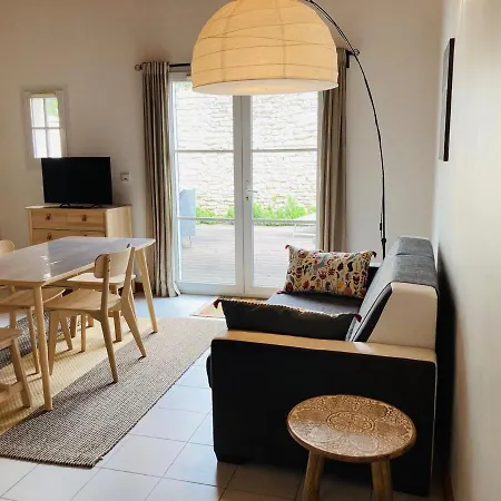 Studio Charmant Avec Terrasse Et Acces Plage A Martin De Re - Fr-1-544-18 * Saint-Martin-de-Re