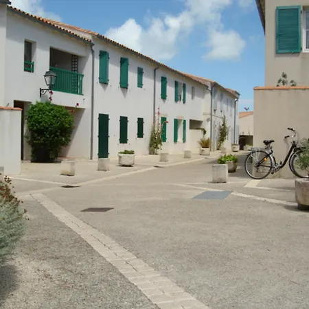 Studio Charmant Avec Terrasse Et Acces Plage A Martin De Re - Fr-1-544-18 Apartment Saint-Martin-de-Re
